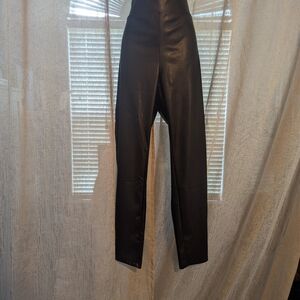 126. Black Skinny Pants with Classic Silhouette